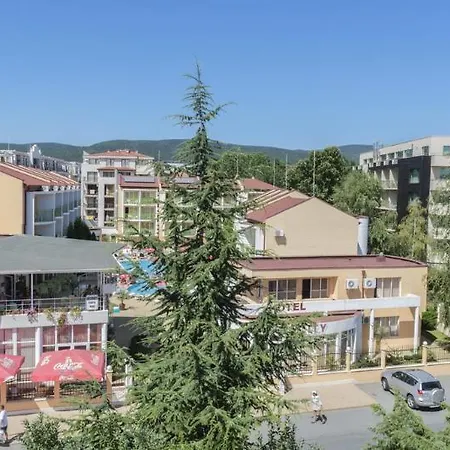 מלון דירות Sun Village Complex
