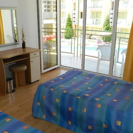 מלון דירות Sun Village Complex