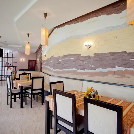 מלון דירות Sun Village Complex 4*
