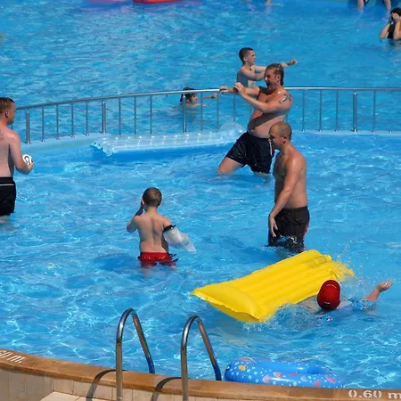מלון דירות Sun Village Complex סאני ביץ'