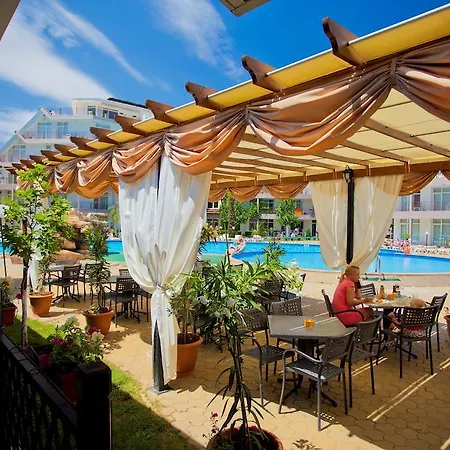 Sun Village Complex Napospart